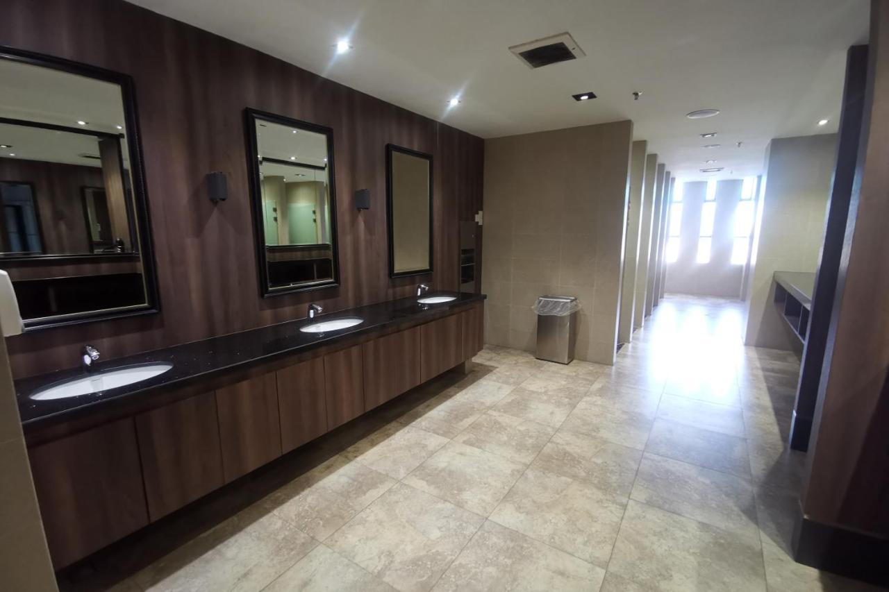 B.Suites 21 Кота-Кинабалу Экстерьер фото